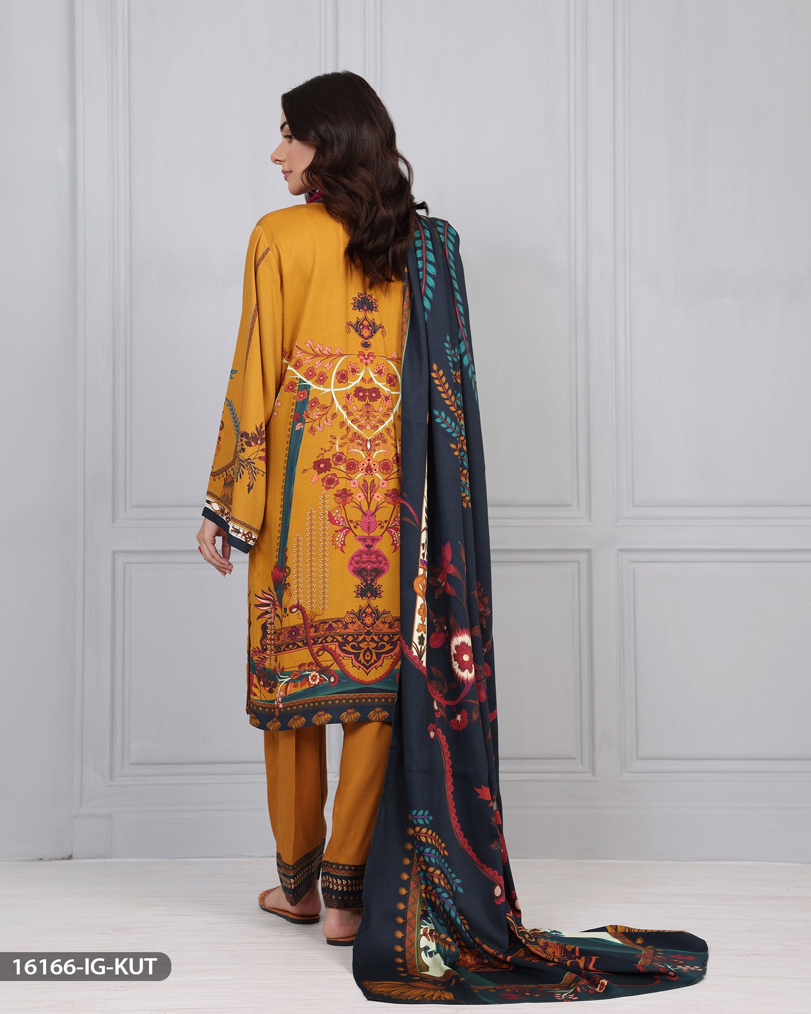 Cotail Embroidered Suit