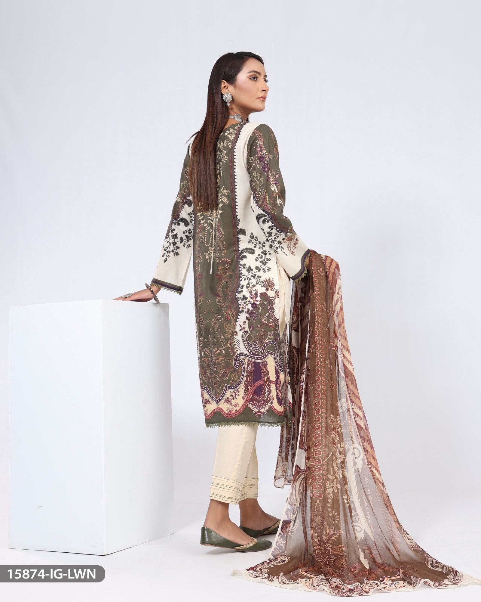 Embroidered 3 Piece Lawn Suit