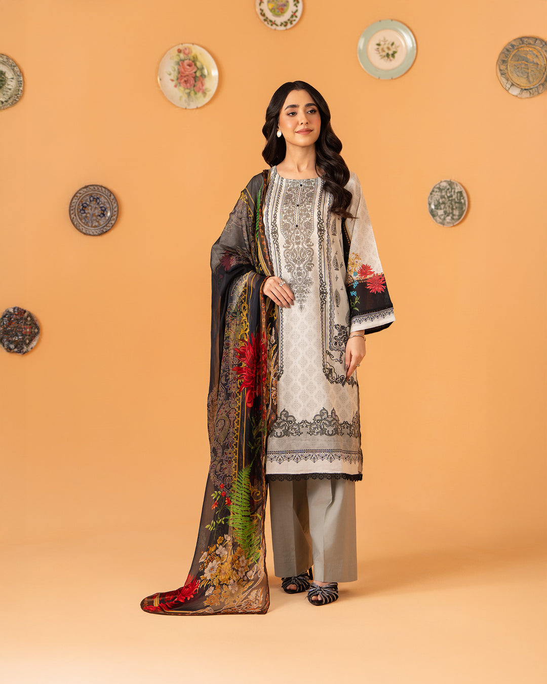 3-Piece Ready-to-Wear Lawn Suit | 17213-IG-LWN