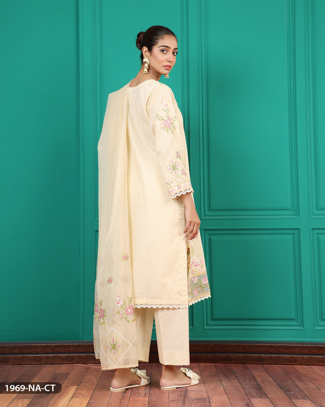 Embroidered Cotton Suit | 1969-NA-CT