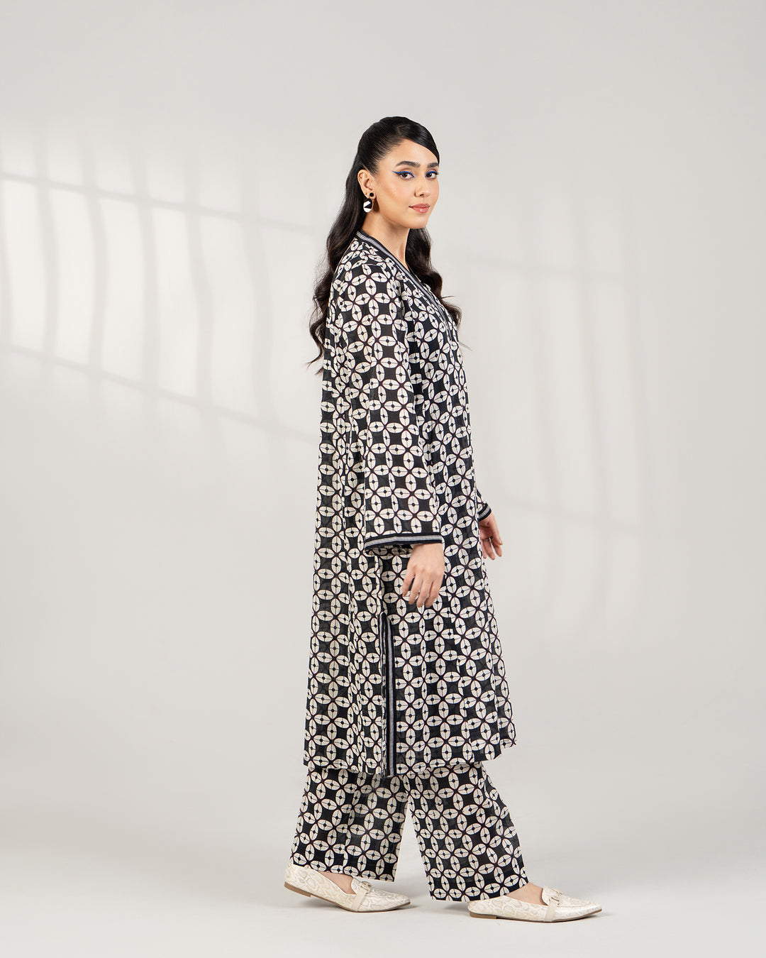 2 Piece - Printed Khaddar Suit Unstitched | UNFF-005