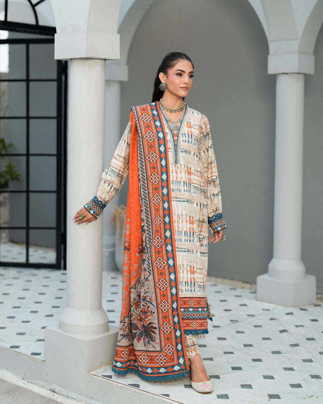 3 Piece - Khaddar Printed Suit Unstitched | UNFF023