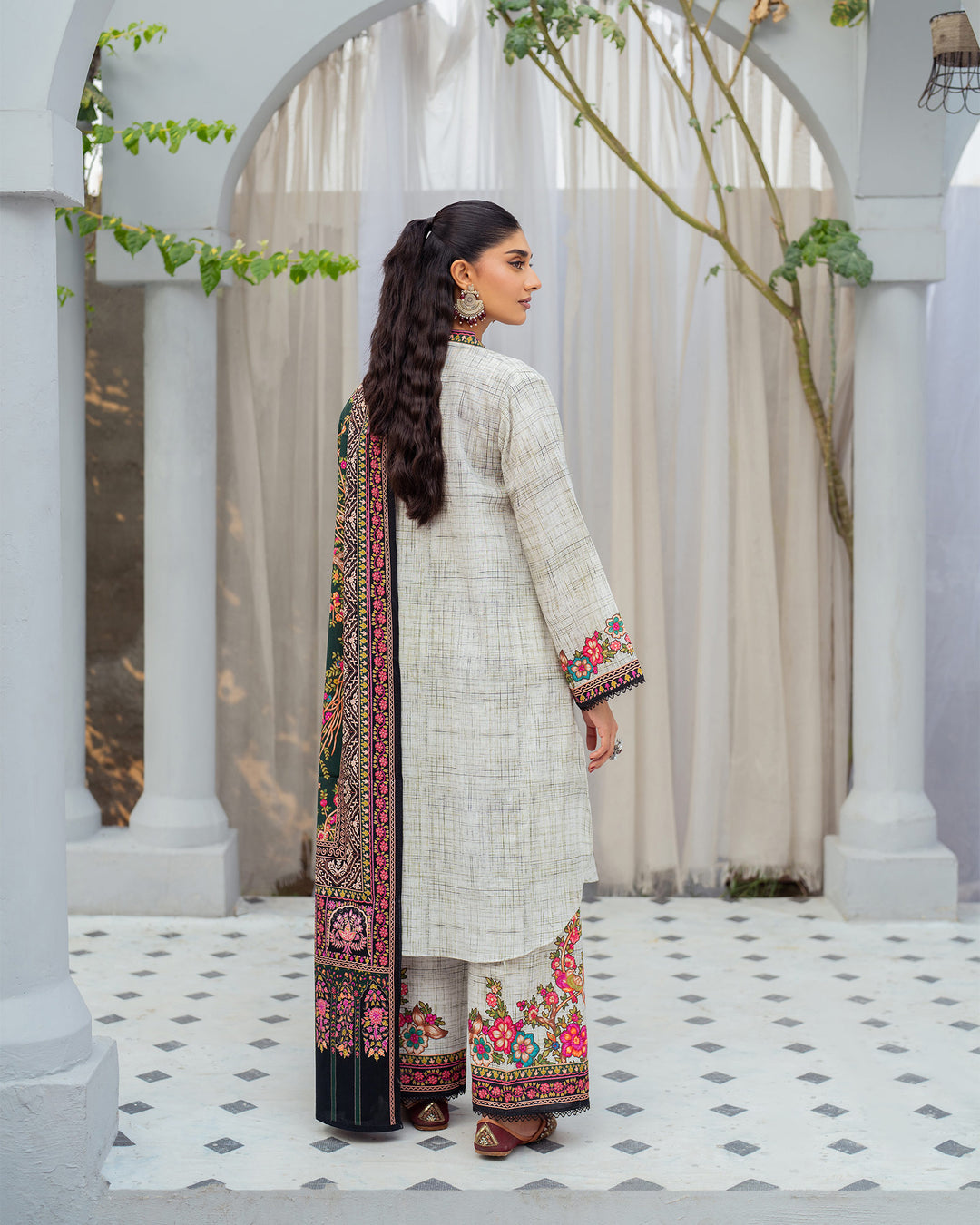 3 Piece - Printed Khaddar Suit Unstitched | UNFF015